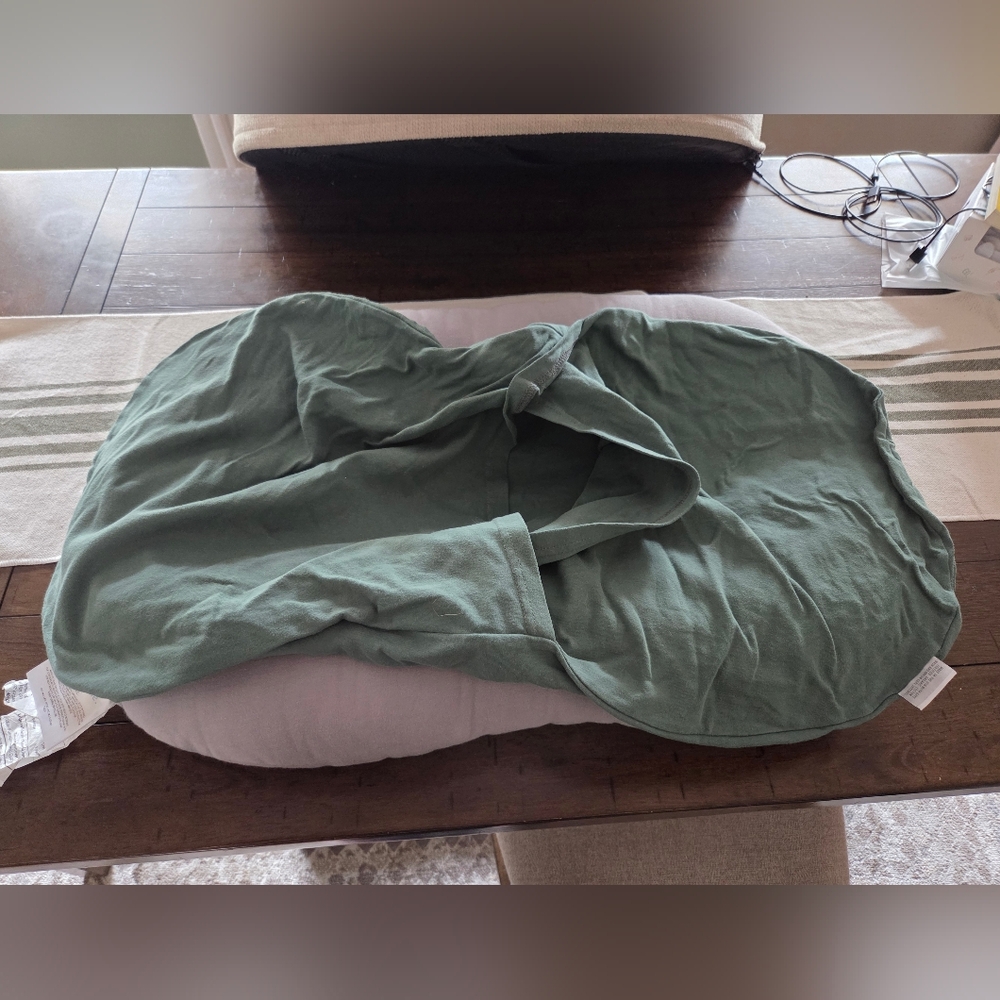 Snuggle Me Grey Infant Lounger with Green Cover - Picture 3 of 4